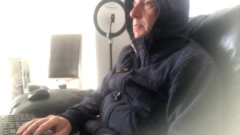 Nico online show from November 22, 2025, 1:10 pm