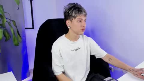 Nico  online show from December 19, 2025, 7:54 pm