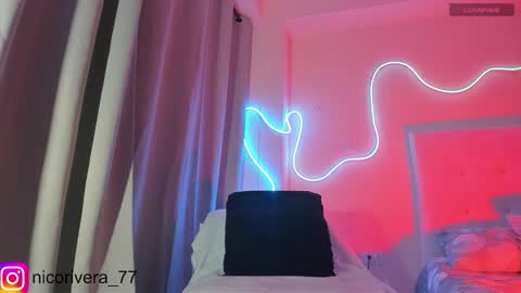 Nicolas online show from December 17, 2025, 3:45 am