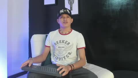 Snapshot of nico_saint_ chatting on June 1, 2026, 11:34 am nico_saint_ online show from June 1, 2026, 11:34 am