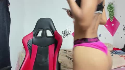 nicol_jg online show from September 24, 2025, 9:29 pm