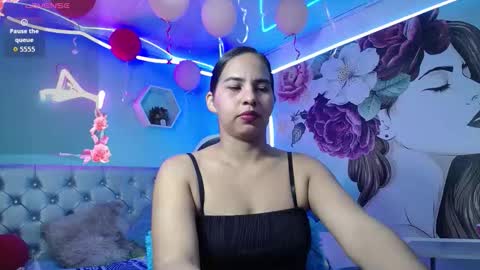 nicol_ross19 online show from February 24, 2026, 2:20 am