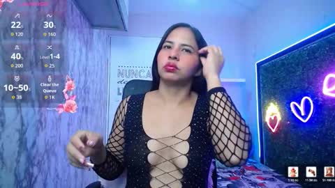 nicol_ross19 online show from March 17, 2026, 2:49 am