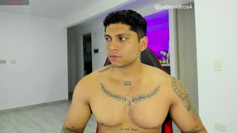 nicolas_montoya online show from October 19, 2025, 4:57 am