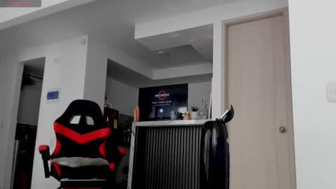 nicolas_montoya online show from November 11, 2025, 9:26 pm