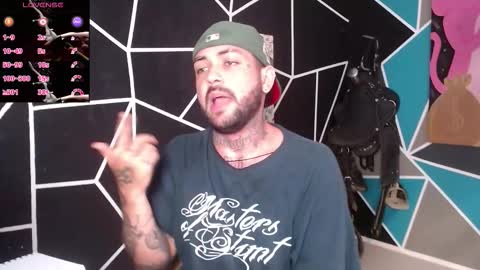 nicolas online show from November 21, 2025, 6:17 pm