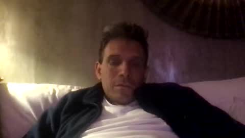 nicolaspercha online show from May 2, 2026, 4:06 am