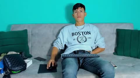 Snapshot of nicolastorres__ chatting on October 23, 2025, 8:24 am nicolastorres__ online show from October 23, 2025, 8:24 am