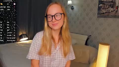 Nicoletta online show from October 17, 2025, 5:26 pm