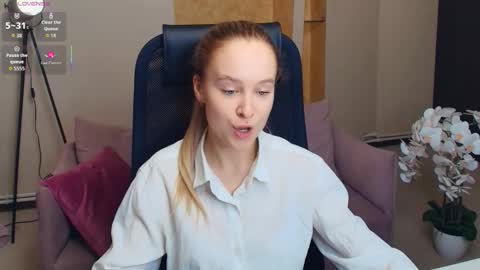 Nicoletta online show from December 3, 2025, 7:56 pm