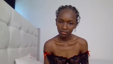 nicole161117 online show from February 19, 2026, 9:27 am