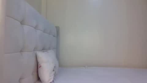 nicole161117 online show from April 20, 2026, 10:22 pm