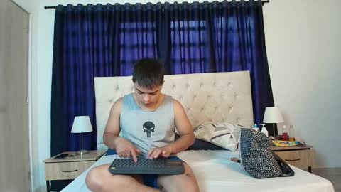 Snapshot of nicole_adam_ms chatting on December 28, 2024, 1:17 pm Nicole Adam online show from December 28, 2024, 1:17 pm