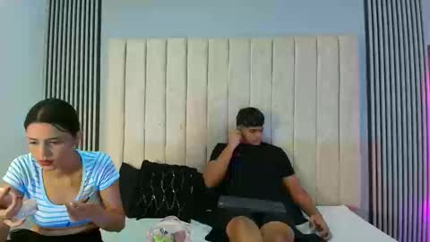 nicole_and_thiago online show from September 11, 2025, 8:42 pm