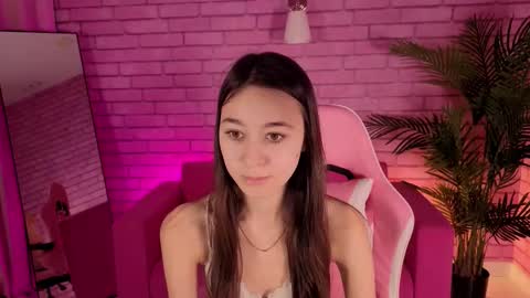 Snapshot of nicole_brownie chatting on February 4, 2026, 5:13 am Nicole online show from February 4, 2026, 5:13 am