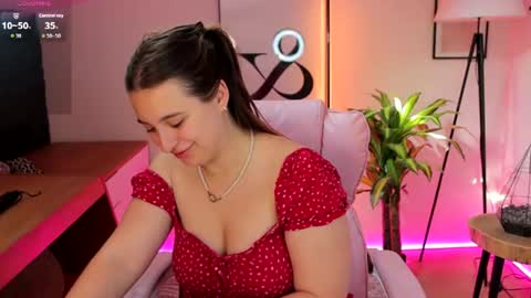 Snapshot of nicole_de_lux chatting on June 30, 2026, 5:41 am Nicole De Lux online show from June 30, 2026, 5:41 am