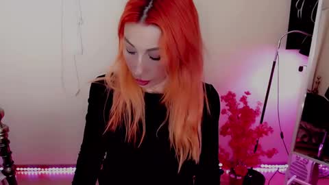 Snapshot of nicole_g0ld_ chatting on December 6, 2024, 12:34 am Nicole online show from December 6, 2024, 12:34 am