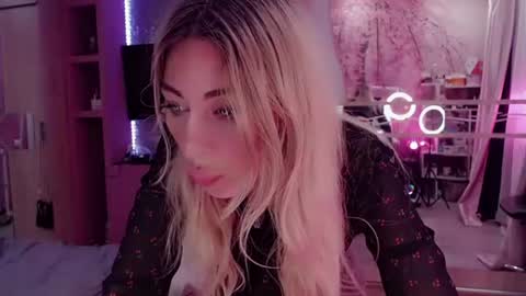 Nicole online show from June 20, 2026, 11:40 pm