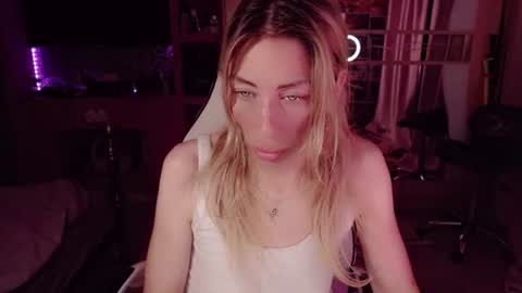 Nicole online show from July 1, 2026, 1:29 am
