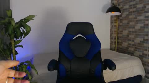 Nicole Haley online show from September 25, 2025, 6:39 am