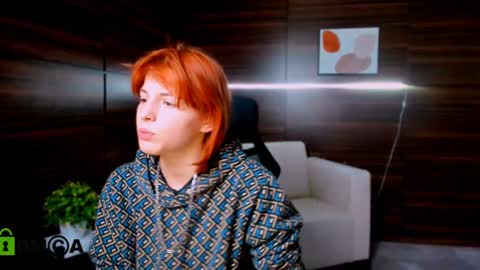 Nicole online show from December 6, 2024, 4:03 am