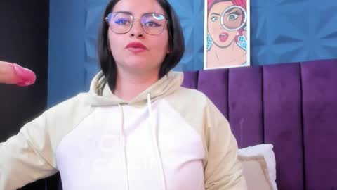 Nicole online show from May 15, 2026, 11:34 pm