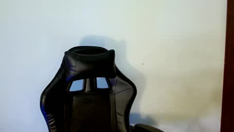 nicole_kiss01 online show from February 17, 2025, 2:59 pm