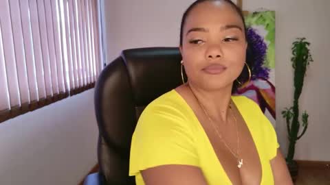 nicole_lushh online show from June 1, 2026, 5:25 pm