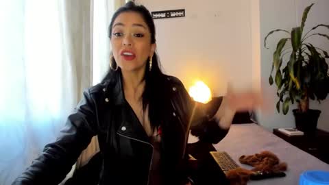 Nicole online show from January 18, 2025, 4:53 pm