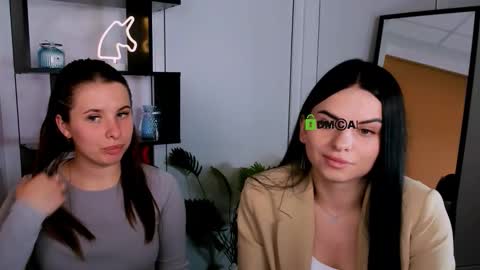 nicole_muah online show from September 24, 2025, 9:23 am