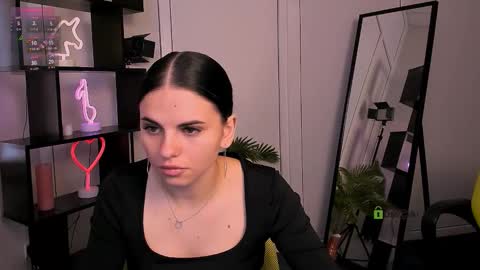 nicole_muah online show from November 10, 2025, 7:07 am