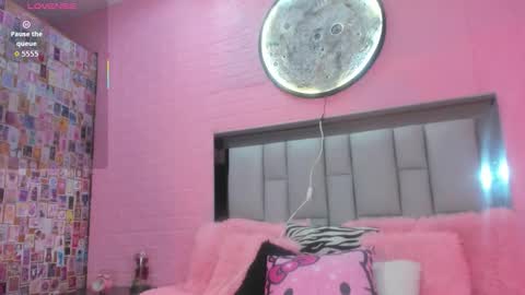 nicole_rosales online show from September 23, 2025, 8:12 pm