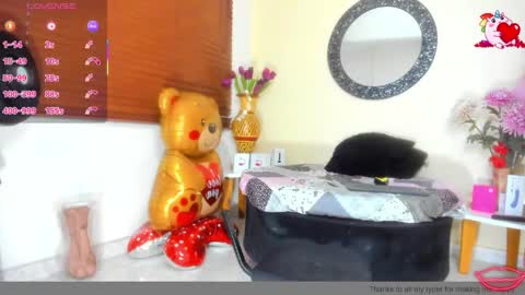 Nicole Santana online show from April 16, 2026, 11:07 pm