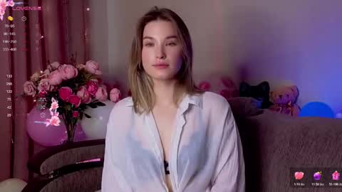 Nicole online show from February 19, 2026, 2:40 am