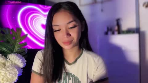 Snapshot of nicolecellini chatting on November 3, 2025, 11:15 pm NICOLE online show from November 3, 2025, 11:15 pm