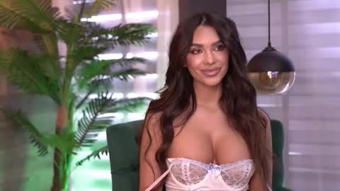 Snapshot of nicoledevin chatting on September 26, 2025, 7:45 am Nicole online show from September 26, 2025, 7:45 am