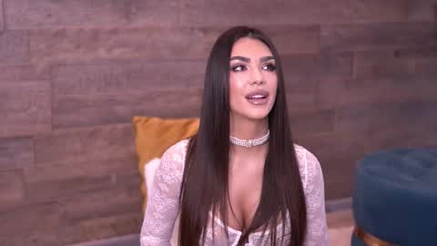 Snapshot of nicoledevin chatting on October 18, 2025, 7:53 am Nicole online show from October 18, 2025, 7:53 am