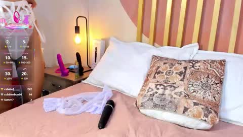 N i c o l e  online show from November 24, 2025, 8:41 pm