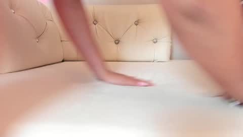 Nicol Flores  GMT-5 1530-2200  online show from December 27, 2024, 2:14 am