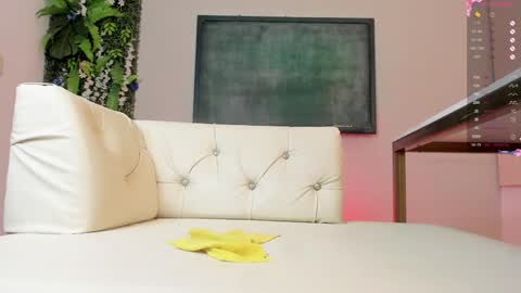 Nicol Flores  GMT-5 1530-2200  online show from January 21, 2025, 12:15 am