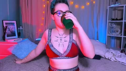 Nicole online show from January 19, 2025, 11:32 pm