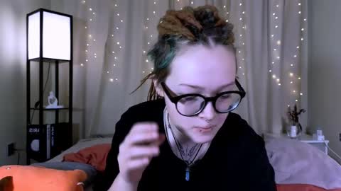 Nicole online show from February 28, 2025, 5:37 am