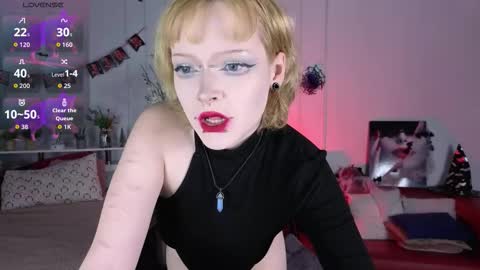 Nicole online show from October 27, 2025, 8:13 pm