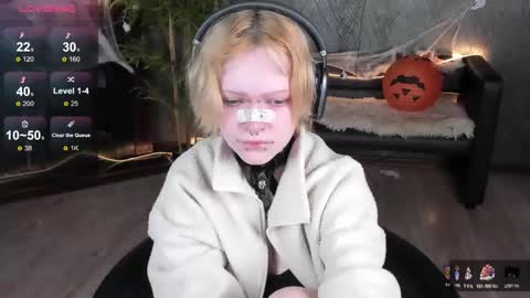 Nicole online show from October 28, 2025, 1:36 pm