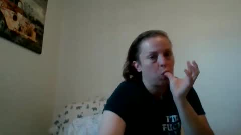 Nicole online show from April 19, 2026, 8:44 pm