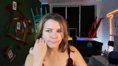 nicolehits online show from October 3, 2025, 9:28 am