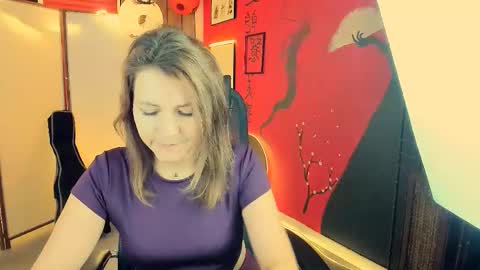 nicolehits online show from November 2, 2025, 9:11 am