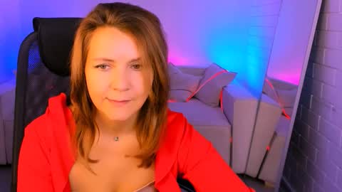 nicolehits online show from November 8, 2025, 9:20 am