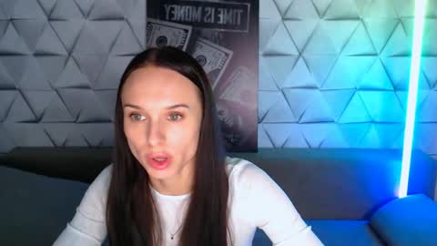 Nicole online show from May 28, 2026, 7:00 pm
