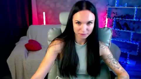 Snapshot of nicolemerz chatting on August 4, 2026, 6:10 pm Nicole online show from August 4, 2026, 6:10 pm